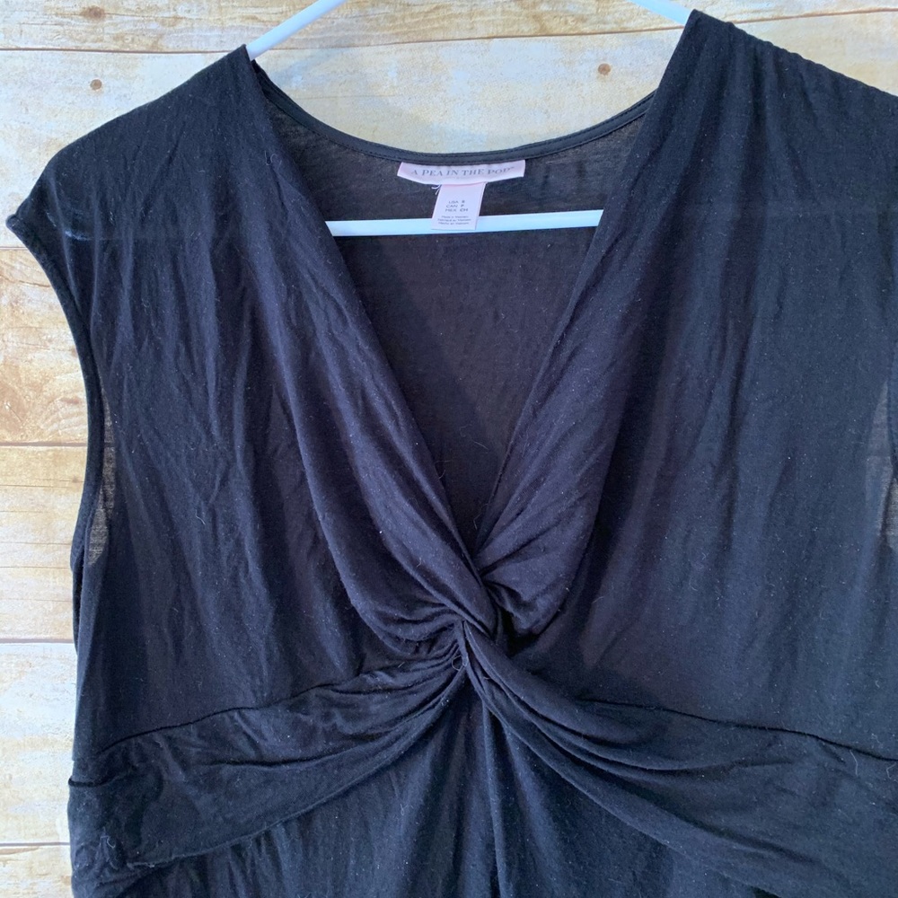 A Pea in the Pod Black Sleeveless Knot Front Top